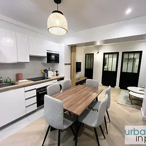 Urban Flat 178 - Cosy Chic 2 Bedroom Flat In *