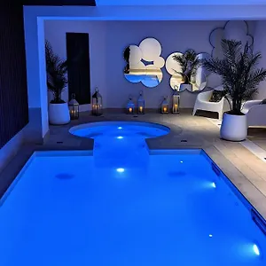 Romantic & 4*