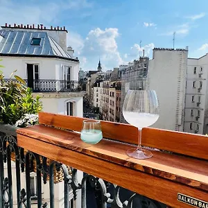 Vue Montmartre & Balcon