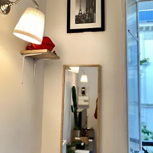 Magnifique Moulin Rouge Apartment