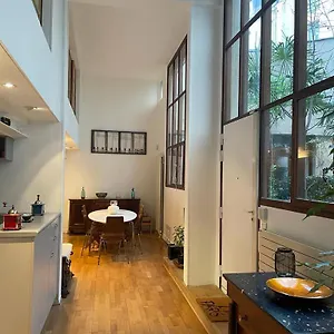 Loft On A Garden, Charm & Calm And Elegant * Paris
