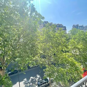 Gustave - Charming Eiffel Tower -