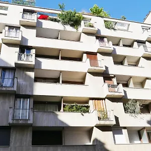Trocadero T2 Apartment *
