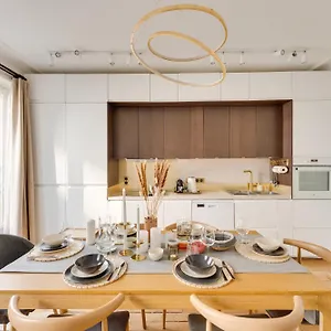 Trocadero -3 Bedrooms Apartment *