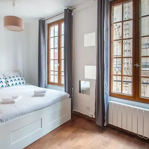Apartment Au Coeur Du Marais - Iii