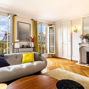 Guestready - Stately Haven Near Pantheon *