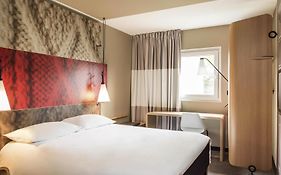Ibis Paris Canal Saint Martin Exterior photo