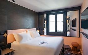 Hotel TRIBE Paris Batignolles Exterior photo
