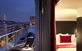 Renaissance Paris Arc de Triomphe Hotel Room photo