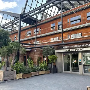 Hi Yves Robert Hostel Paris
