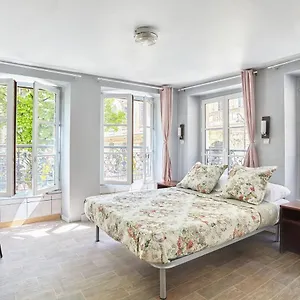 Hotel Le Petit Borda Paris