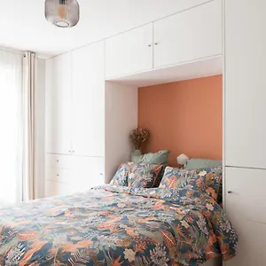 Apartment Very Bright Cocoon Near Buttes-chaumont