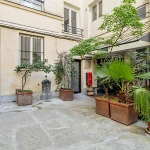 Studio In The Marais District - - Welkeys Paris