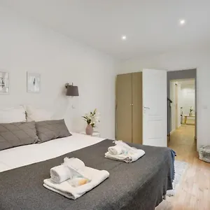 251 Foy - Superb In Apartment *