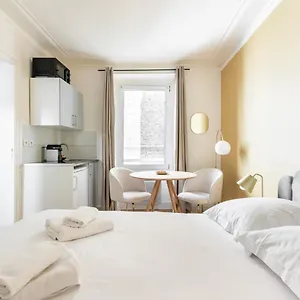 Studio Boulevard Voltaire - Golden Apartment