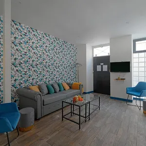Huge 2 Floor With Theatre Apartment *