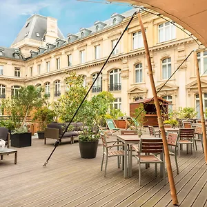 Hotel Crowne Plaza République, An Ihg 4*