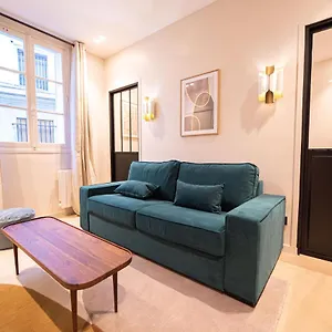 Cia - Voltaire Aparthotel