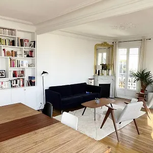Au Pied De Montmartre / Jules Joffrin Apartment Paris