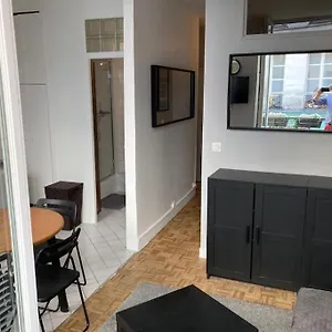 Joli A Saint Paul Apartment