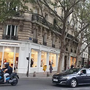 Stuning Place ,gare Montparnasse ,center ,front Of Metro