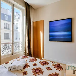 141 - Beautiful Flat Triangle D Or Champs Elysees Apartment *