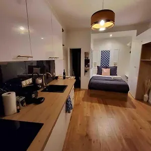 Du Theatre Rez De Chaussee Apartment Paris