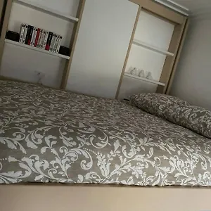 Joli 17 Apartment Paris