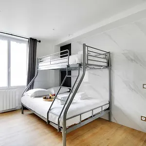 Boulanger - Republique Apartment Paris