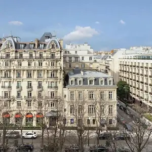 Avenue Montaigne Luxury 2br 4p Apartment