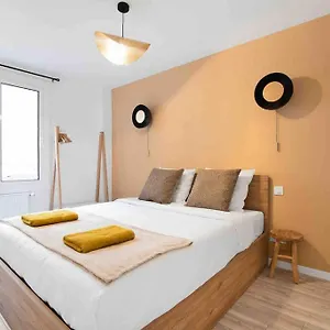 Porte Maillot, Champs Elysees, Triomphe, 3 8p Apartment *