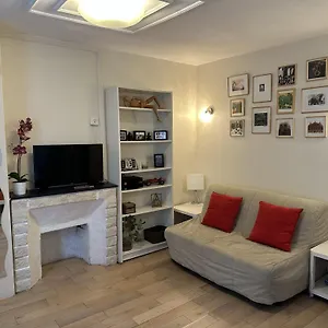 Heart Of Paris, Quiet, Perfect To Enjoy The