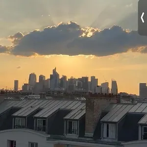 Etage D'un Duplex Au 17eme Arr De , Vue Sur Le Defense, A 10min Des Champs Elysee Homestay *
