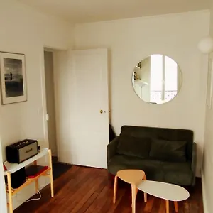 Cosy Cocoon - Near Park Apartment *