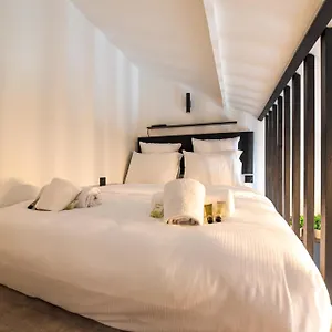 Lovely Nest In Apartment