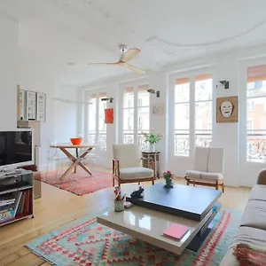 Apartment Amazing Flat Jardin Du Luxembourg