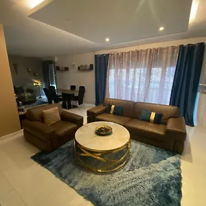 Familial 140 M2 13 *