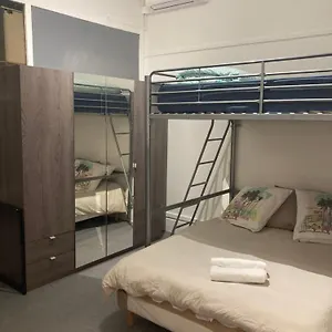 Champs Elysees No 76 Apartment *