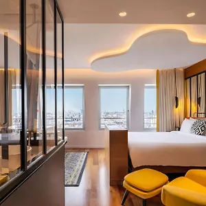 Renaissance Republique & Hotel 5*