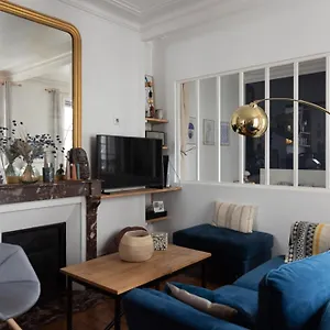Apartment Cozy 50 M Haven Of Peace Near Montmartre