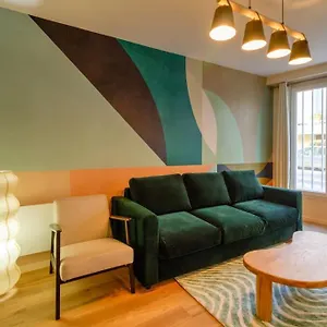 Apartment 6pers # Pere Lachaise # Voltaire # 11 Paris