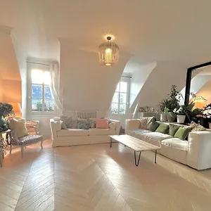 Moderne A 130 M² Proche Monceau Climatise * Paris