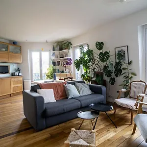 Near Buttes Chaumont Apartment Paris