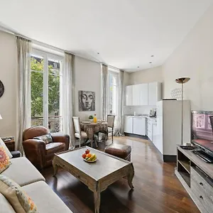 Apartment Champs-elysees & Arc De Triomphe - Cityapartmentstay *