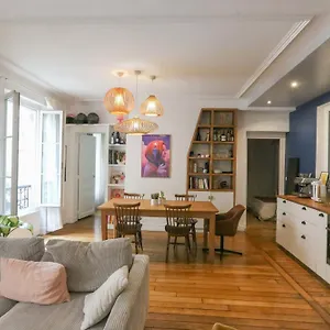 Spacious Near The Paris