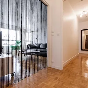 Center Luxury
