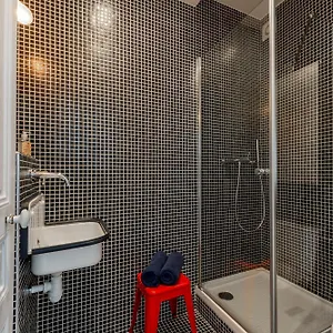 Entre Montmartre Et Canal Saint Martin-gare Du Nord Apartment Paris