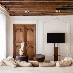 Ile-saint-louis Apartment