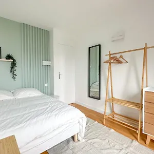 Flexliving - - Hillairet Holiday home Paris