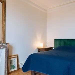 Stylishly Decorated 2bd Montmatre! Apartment Paris
